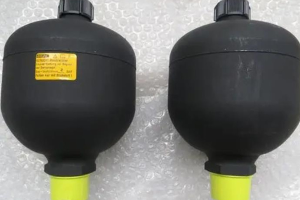 蓄能器充氣工具不會(huì)使用？這份使用指南要收好！ 圖1